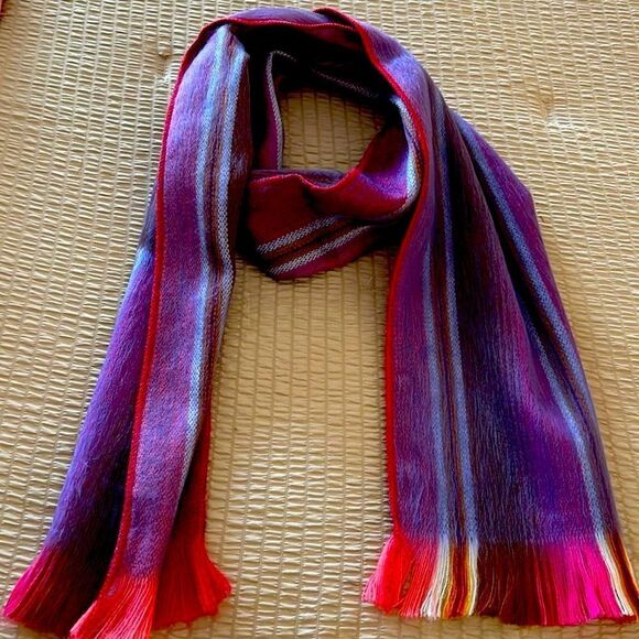Beautiful alpaca scarf from Ecuador so soft and warm! - Picture 3 of 9